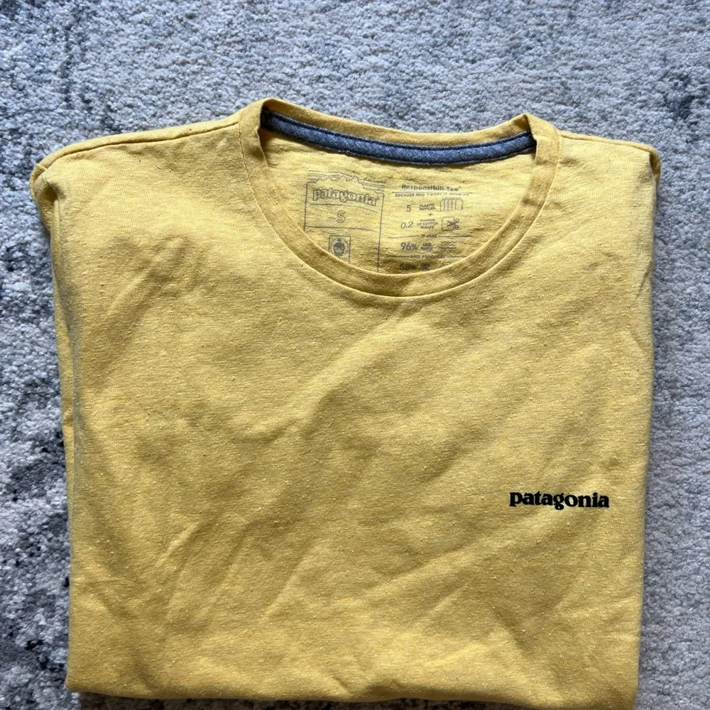 Patagonia Logo Yellow Shirt Womens Size Small - Picture 2 of 4